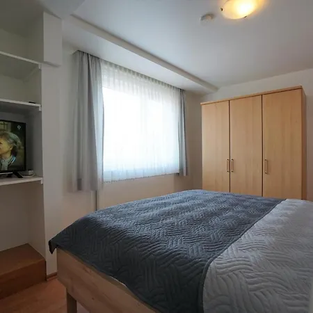 Haus Suenje 3 *